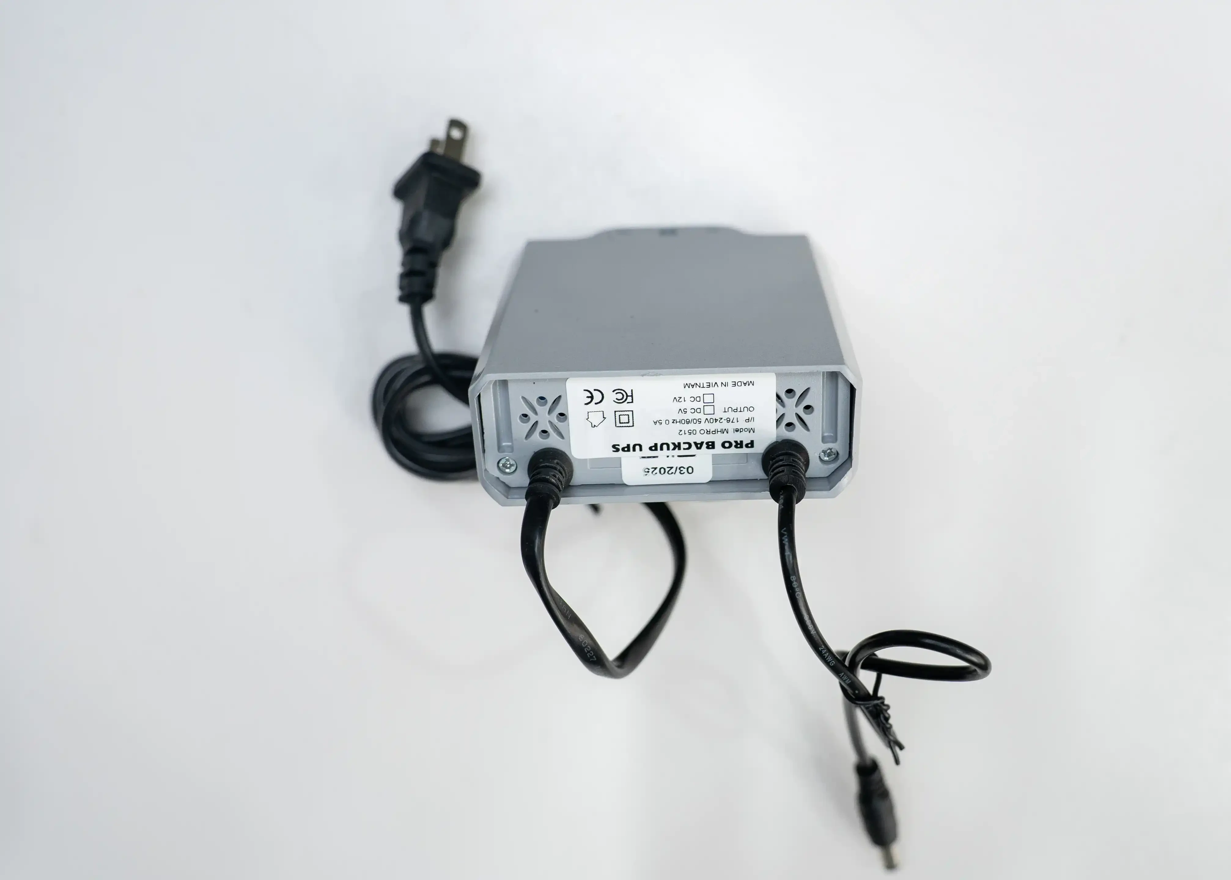 Bộ Lưu Điện MHPRO tai treo 12 tiếng 12V- 24W (UPS Cổng ra DC)
